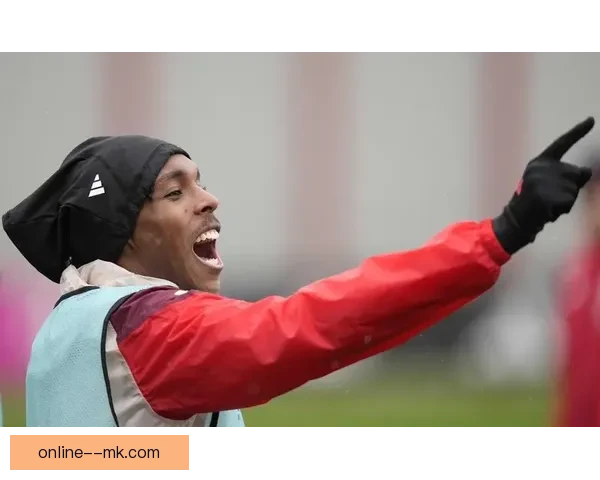 恩佐拉租借加盟法甲朗斯 助力球队重振旗鼓挑战新赛季